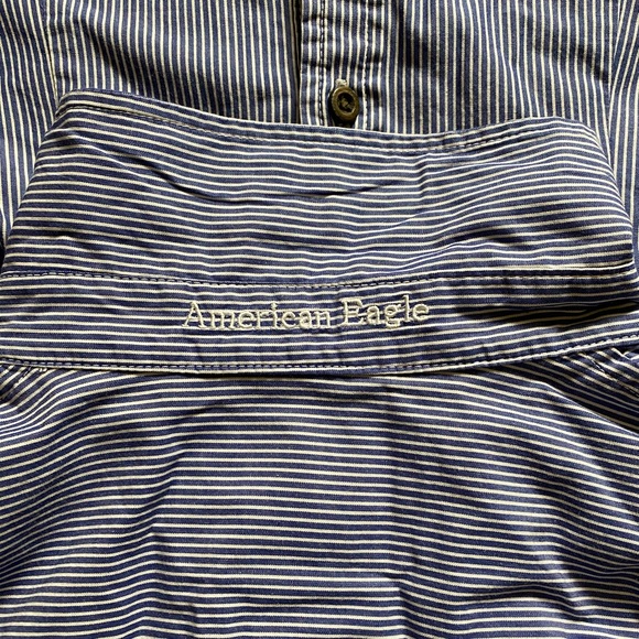 🦅AMERICAN EAGLE OUTFITTERS Button Down - Picture 7 of 7